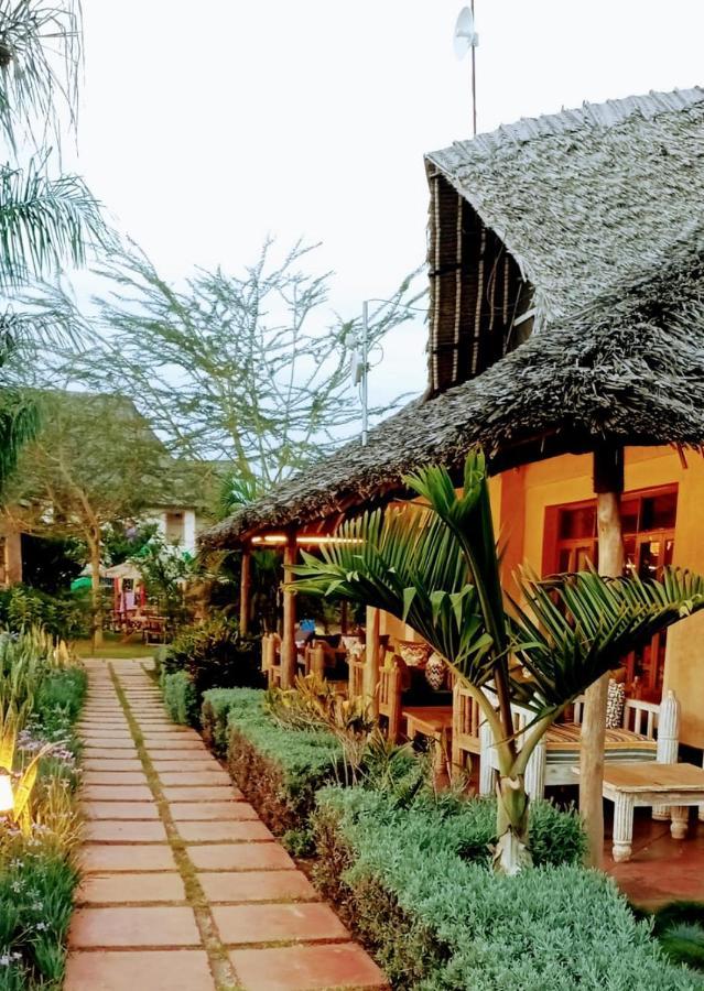 The Last Village Lodge Athi River Esterno foto