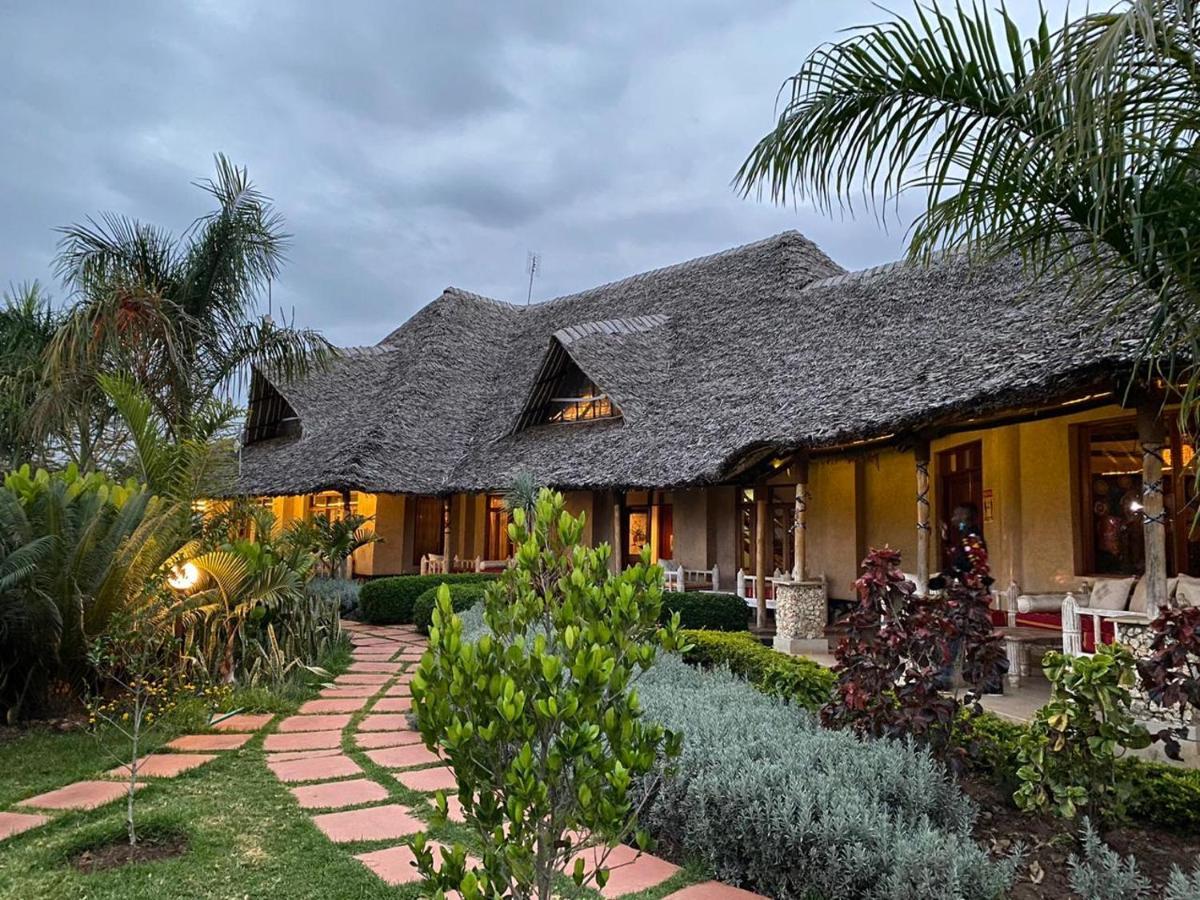 The Last Village Lodge Athi River Esterno foto